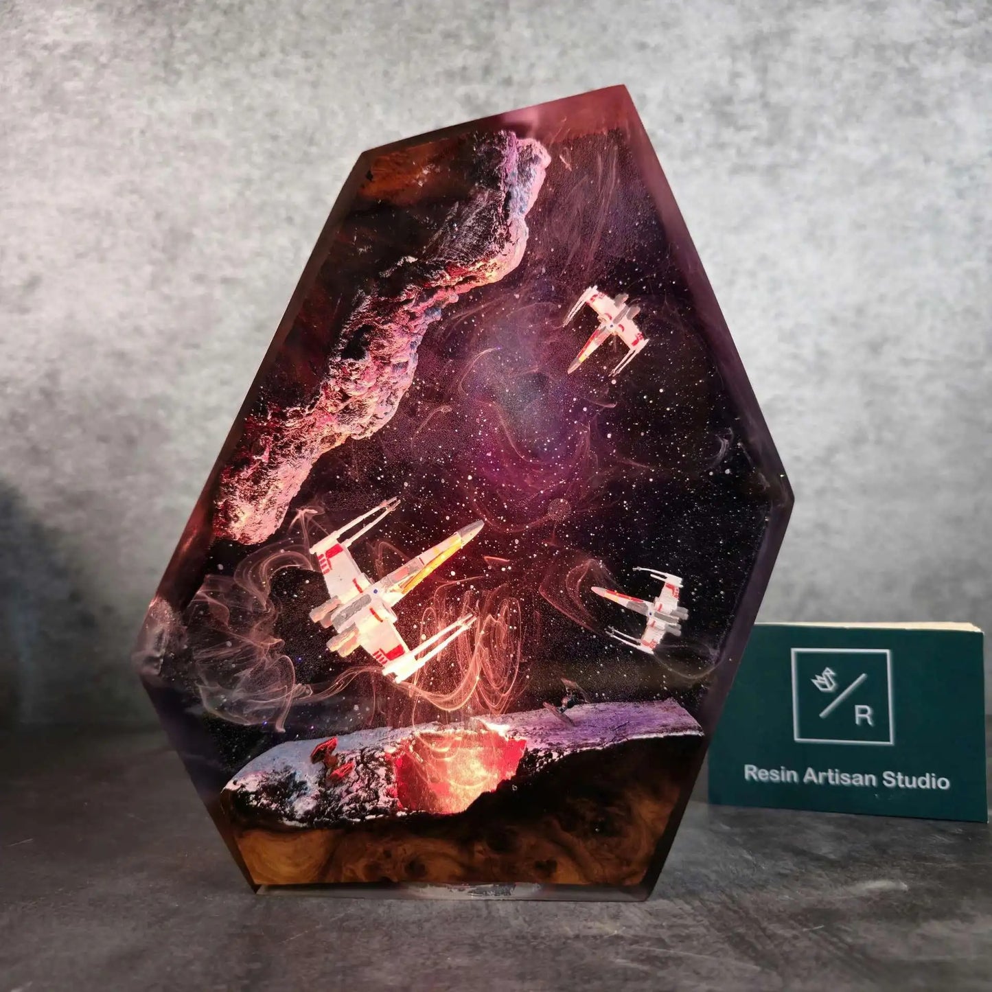 Crimson Flight – Handmade Resin Lamp