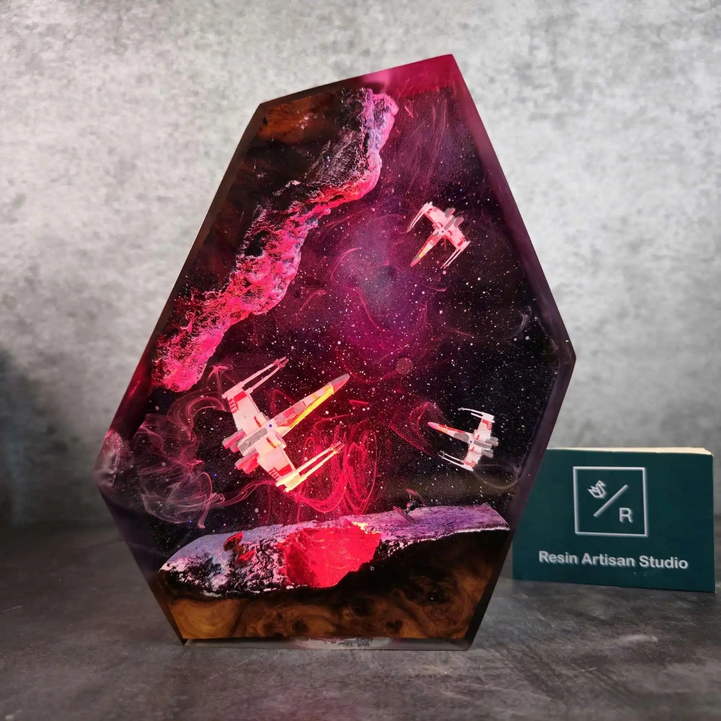 Crimson Flight – Handmade Resin Lamp